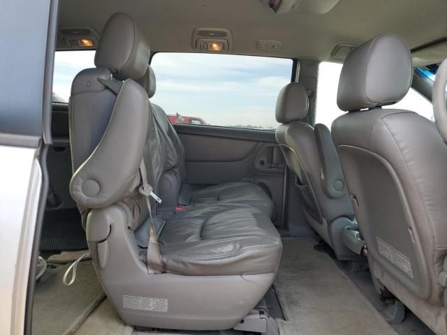 2005 Toyota Sienna CE