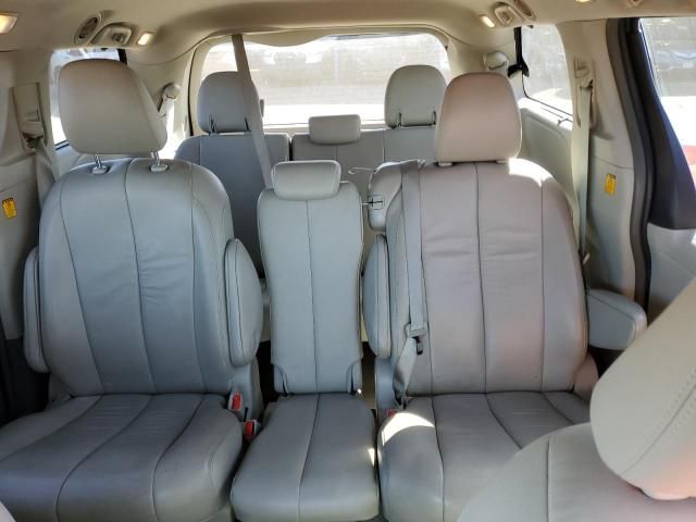 2011 Toyota Sienna XLE