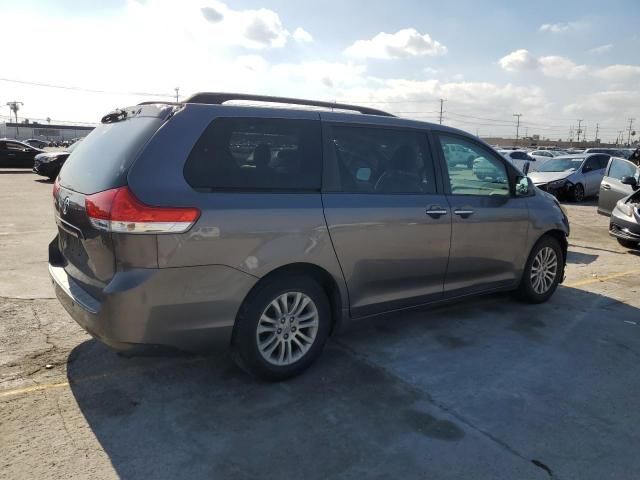 2011 Toyota Sienna XLE