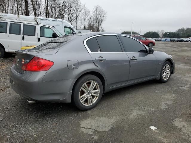 2015 Infiniti Q40