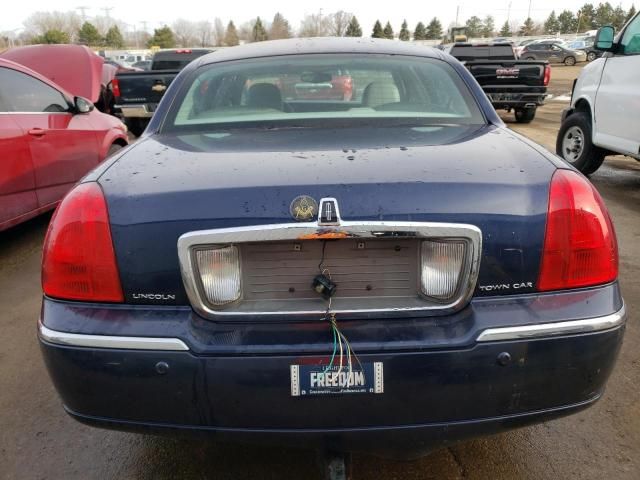 2004 Lincoln Town Car Executive