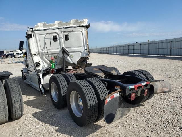 2013 Freightliner Cascadia 125