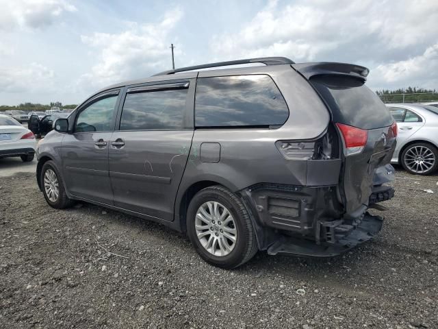 2013 Toyota Sienna XLE