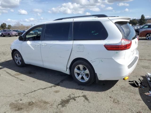 2017 Toyota Sienna LE