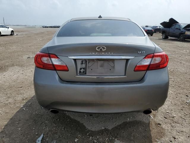 2011 Infiniti M37