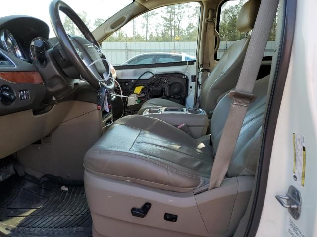 2013 Chrysler Town & Country Touring