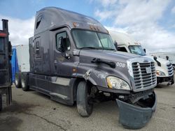 Salvage Trucks for parts for sale at auction: 2015 Freightliner Cascadia 125