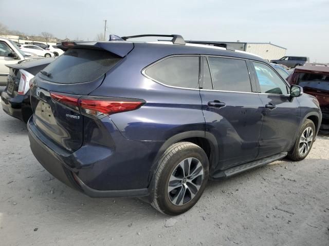 2022 Toyota Highlander Hybrid XLE