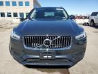 2022 Volvo XC90 T6 Momentum