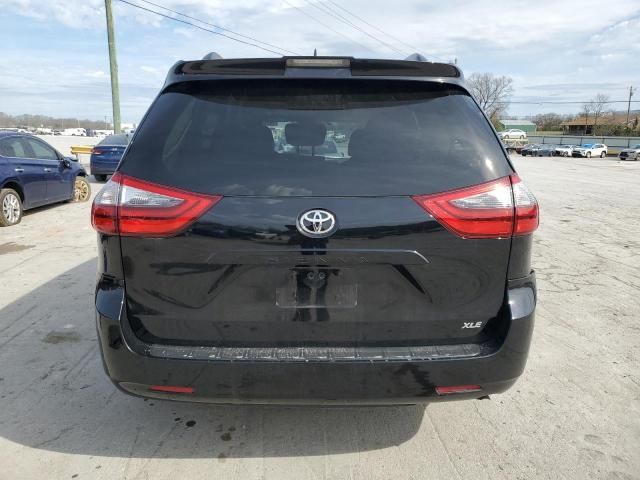 2020 Toyota Sienna XLE