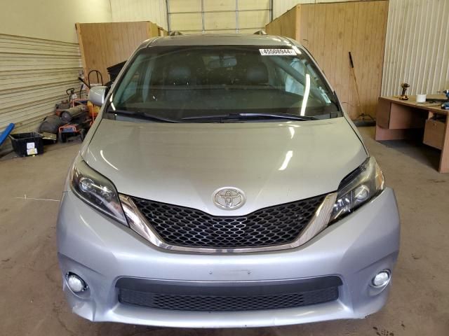 2016 Toyota Sienna SE