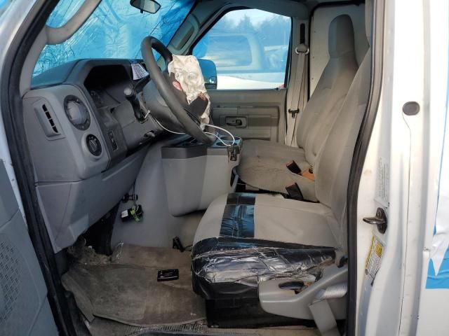 2013 Ford Econoline E250 Van