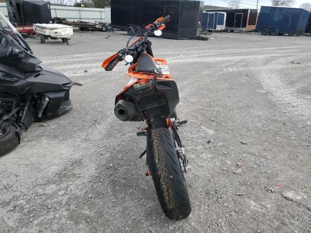 2023 KTM 690 SMC R