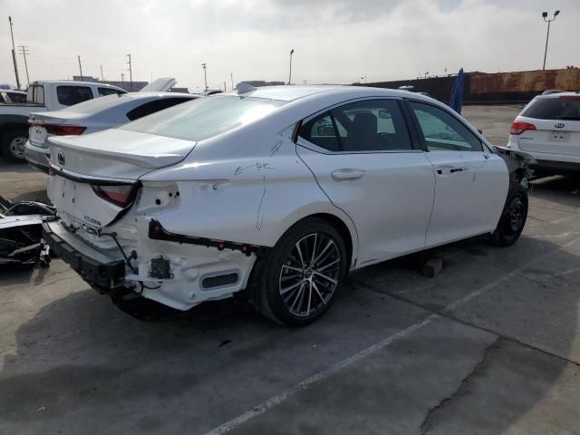 2022 Lexus ES 300H Base