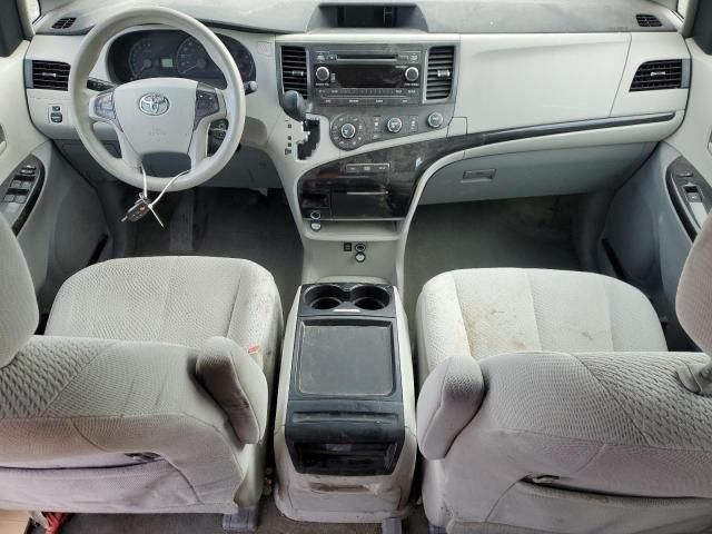 2011 Toyota Sienna LE