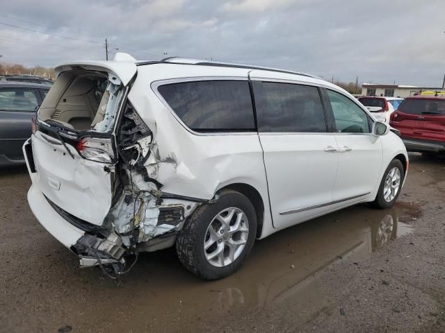 2017 Chrysler Pacifica Touring L Plus