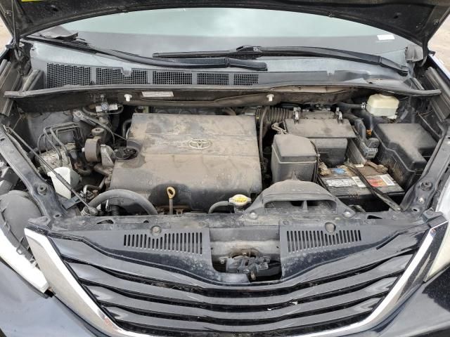 2016 Toyota Sienna LE