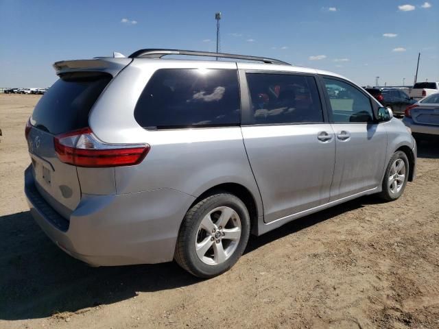 2018 Toyota Sienna LE