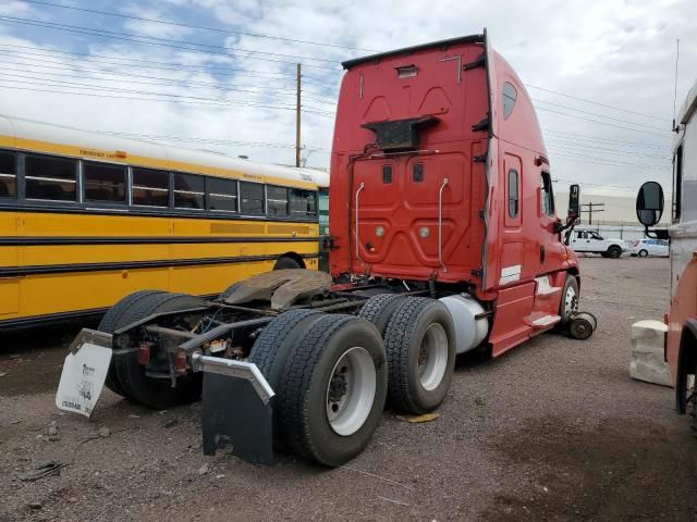 2012 Freightliner Cascadia 125