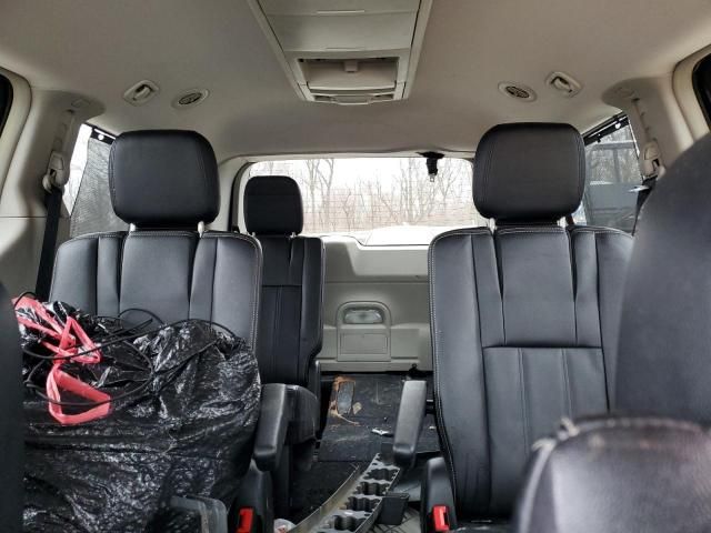 2014 Chrysler Town & Country Touring