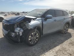 Salvage cars for sale at Houston, TX auction: 2022 Toyota Highlander XLE