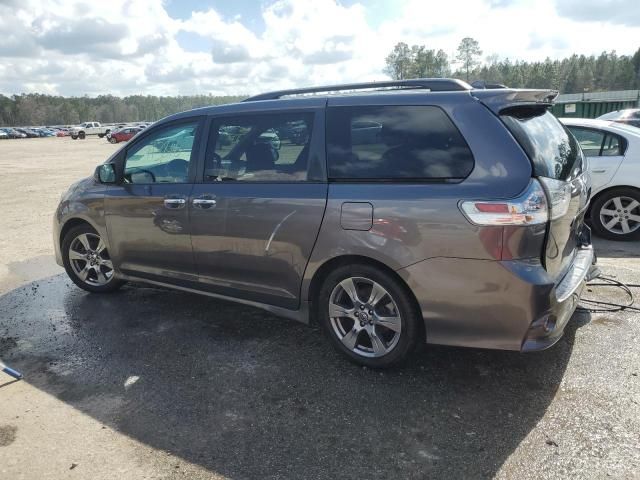 2018 Toyota Sienna SE