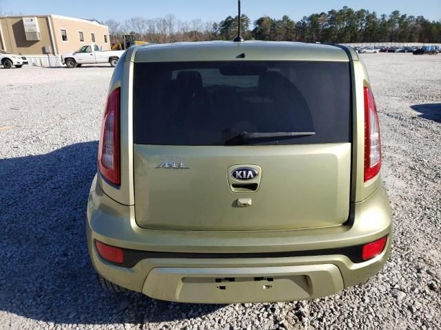 2013 KIA Soul +