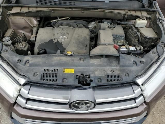 2017 Toyota Highlander SE