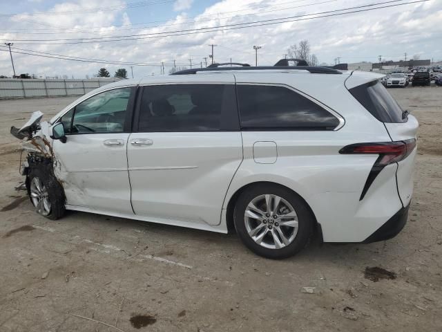 2022 Toyota Sienna XLE