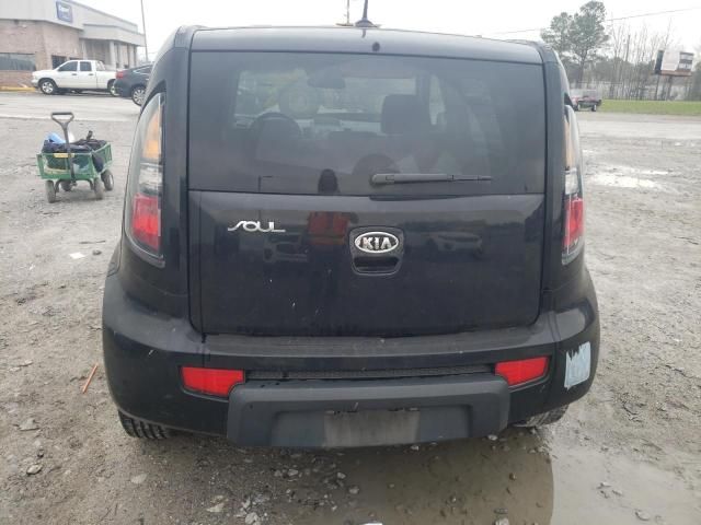 2010 KIA Soul +