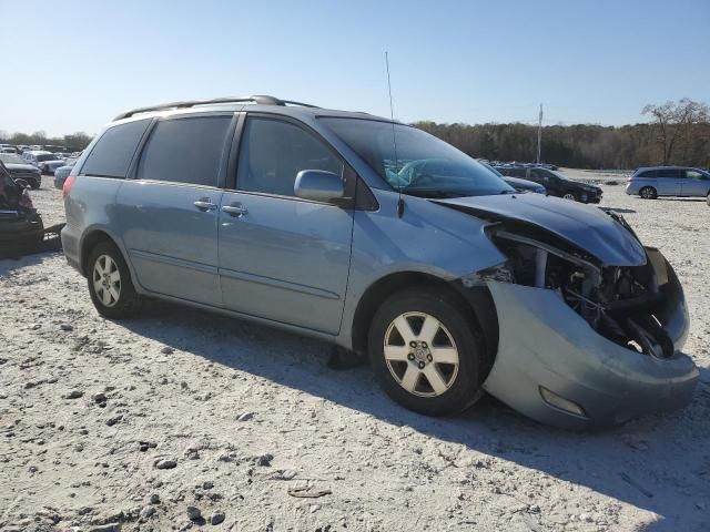 2010 Toyota Sienna XLE