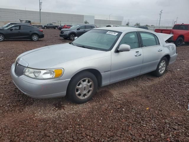 2002 Lincoln Town Car Signature