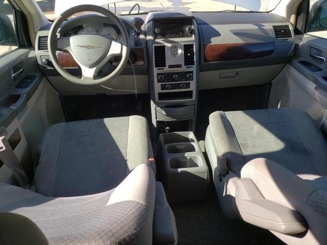 2010 Chrysler Town & Country LX