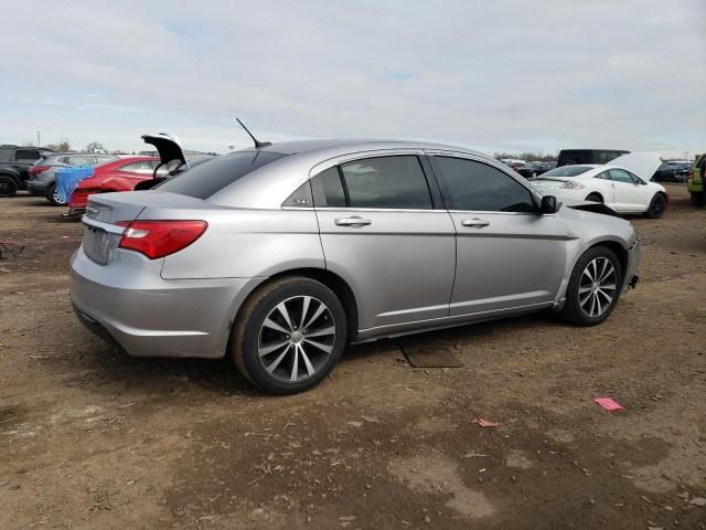 2013 Chrysler 200 Touring