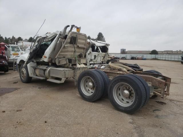 2004 Freightliner Conventional Columbia