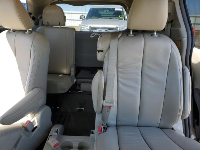 2013 Toyota Sienna XLE