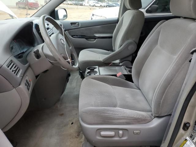 2005 Toyota Sienna CE