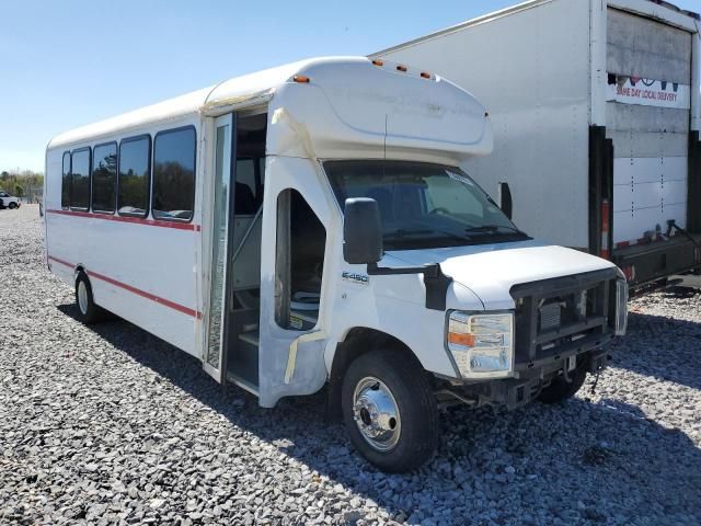 2016 Ford Econoline E450 Super Duty Cutaway Van