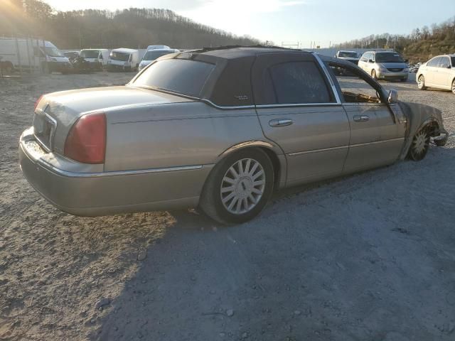 2005 Lincoln Town Car Signature Limited