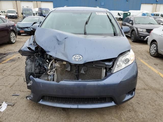 2017 Toyota Sienna LE