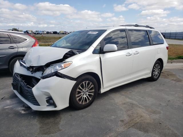 2018 Toyota Sienna XLE