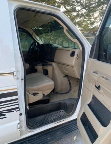 2012 Ford Econoline E350 Super Duty Wagon