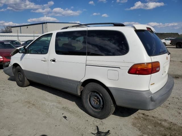 2000 Toyota Sienna CE