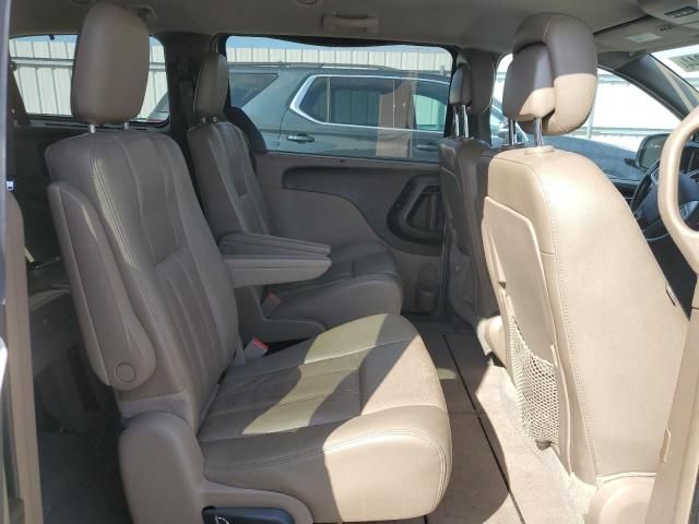 2012 Chrysler Town & Country Touring L