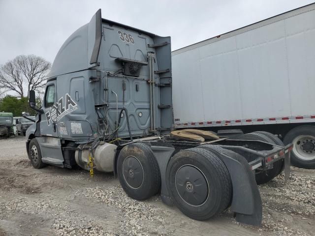 2020 Freightliner Cascadia 126