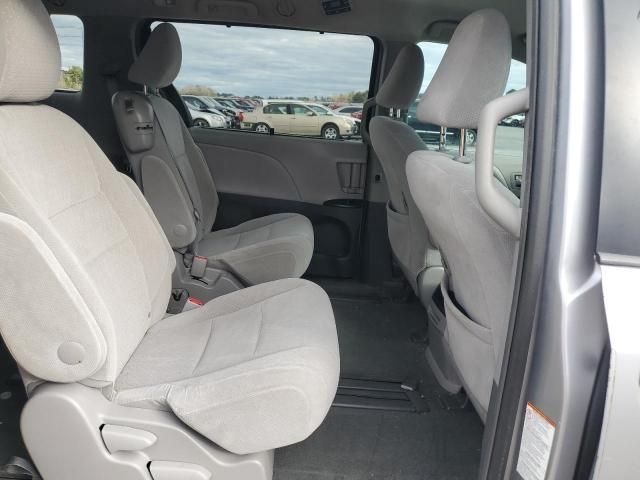 2015 Toyota Sienna LE