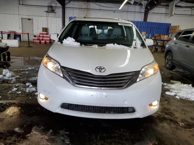 2017 Toyota Sienna XLE