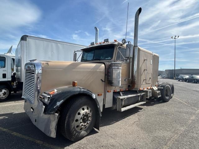 2000 Freightliner Conventional FLD120