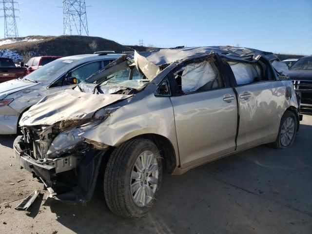 2013 Toyota Sienna LE