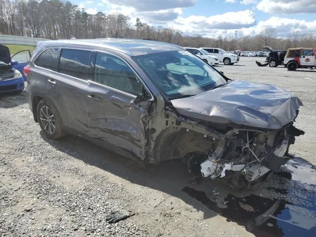 2019 Toyota Highlander SE